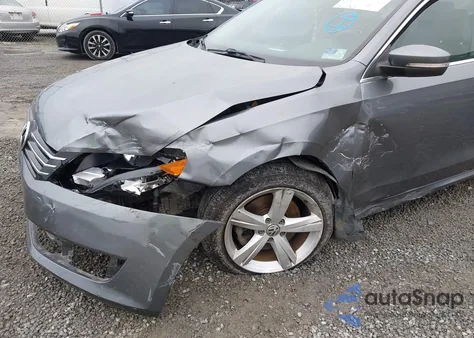 2015 Volkswagen Passat 1.8T Se из США, поврежденный, VIN 1VWBS7A37FC009853